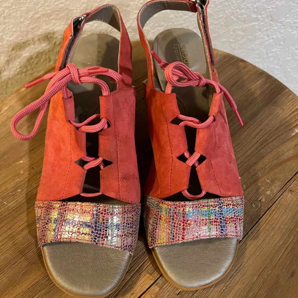 Cloud Keira Sandals in Cinema Cantaloupe Size 7 1/2 (38)